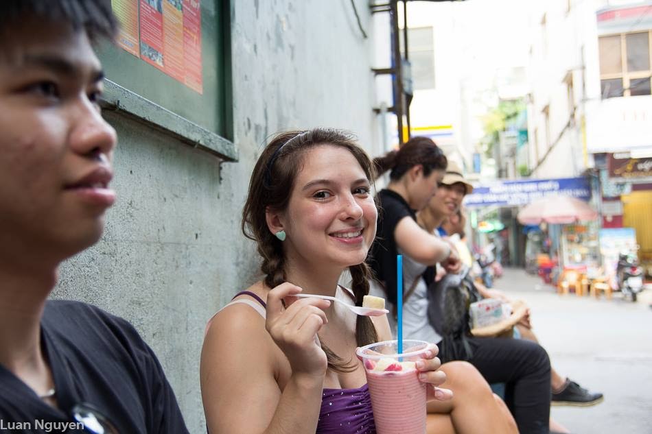  Enjoying a strawberry smoothing in the heart os Saigon, August 2013. 