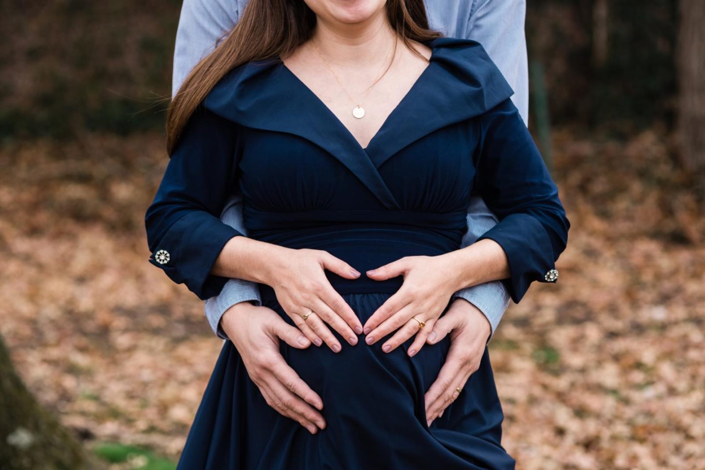 romantic baby bump photo